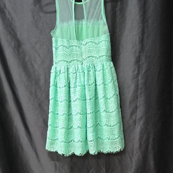 En Creme Mint Lace Mini Dress - Picture 5 of 9